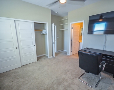 11236 Rainbow Peak Avenue - Photo Thumbnail 23