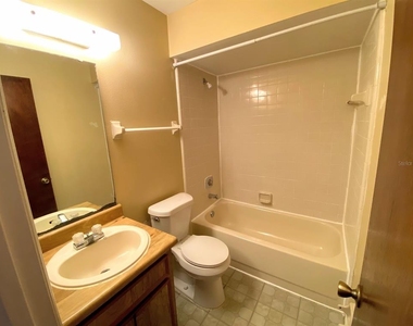 4239 Pershing Pointe Place - Photo Thumbnail 20