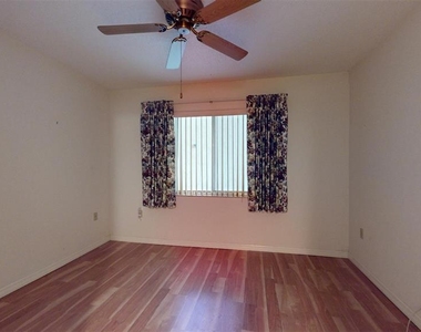 3432 Lake Bayshore Drive - Photo Thumbnail 17