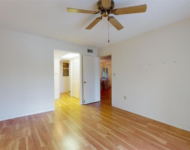 3432 Lake Bayshore Drive - Photo Thumbnail 12