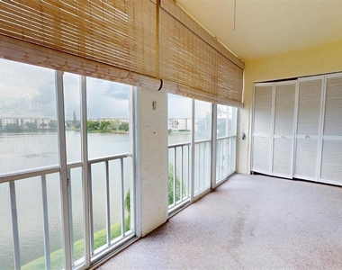 3432 Lake Bayshore Drive - Photo Thumbnail 21