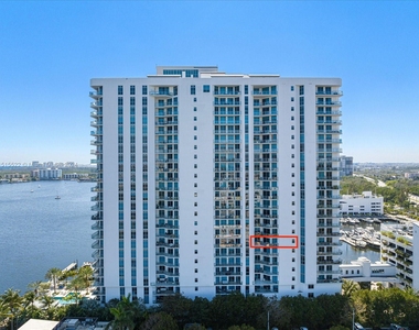 17301 Biscayne Blvd - Photo Thumbnail 2