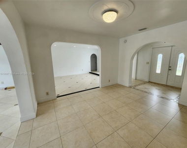 4233 Jackson St - Photo Thumbnail 10