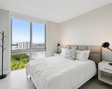 16385 Biscayne Blvd - Photo Thumbnail 13