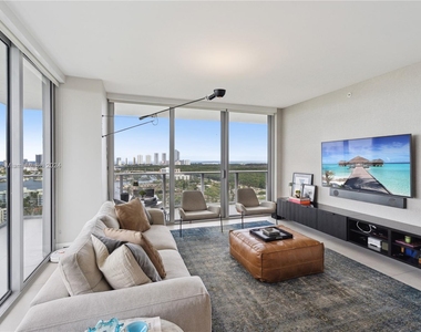 16385 Biscayne Blvd - Photo Thumbnail 9