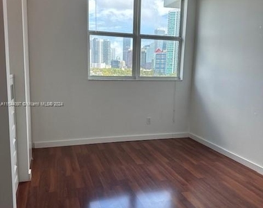 2475 Brickell Ave - Photo Thumbnail 21