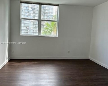 2475 Brickell Ave - Photo Thumbnail 14