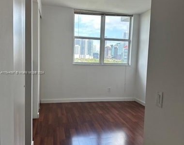 2475 Brickell Ave - Photo Thumbnail 23