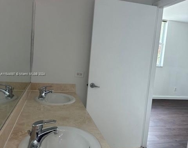 2475 Brickell Ave - Photo Thumbnail 29