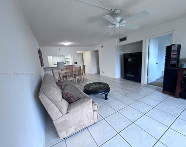 9520 Seagrape Dr - Photo Thumbnail 7