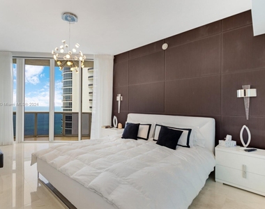 16001 Collins Ave - Photo Thumbnail 11