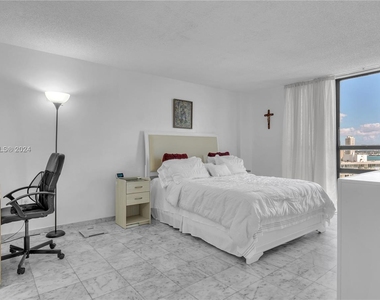 1450 Brickell Bay Dr - Photo Thumbnail 20