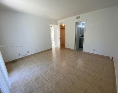 2631 Riverside Dr - Photo Thumbnail 8