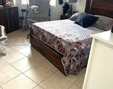 1663 Ne Miami Gardens Dr - Photo Thumbnail 3