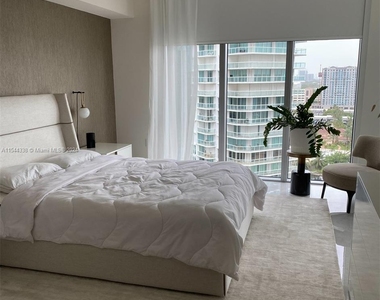 330 Sunny Isles Blvd - Photo Thumbnail 16