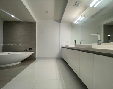 330 Sunny Isles Blvd - Photo Thumbnail 13