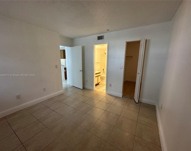 1251 Sw 46th Ave - Photo Thumbnail 5