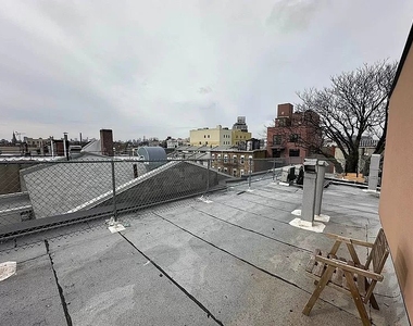 1027 Putnam Avenue - Photo Thumbnail 7