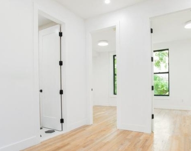 1027 Putnam Avenue - Photo Thumbnail 2