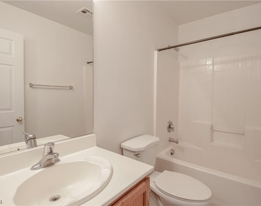 5058 Copperlyn Street - Photo Thumbnail 12