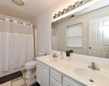 8022 Arvada Place - Photo Thumbnail 10