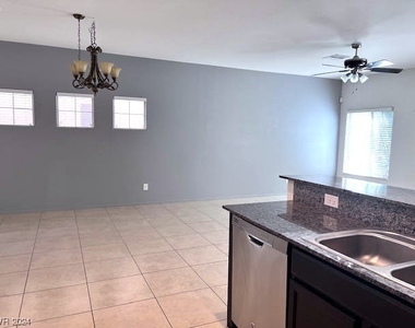 9627 Vega Carpio Avenue - Photo Thumbnail 20