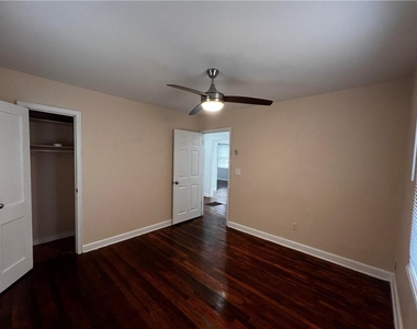 4640 White City Road - Photo Thumbnail 13