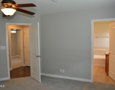 4815 E Clarendon Avenue - Photo Thumbnail 22