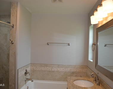 4815 E Clarendon Avenue - Photo Thumbnail 23