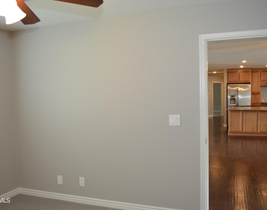 4815 E Clarendon Avenue - Photo Thumbnail 15