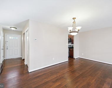 6263 Alforth Avenue - Photo Thumbnail 9