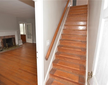 216 Glen Echo Drive - Photo Thumbnail 3