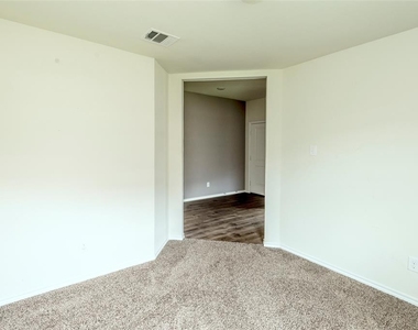 2402 Lupton Street - Photo Thumbnail 12