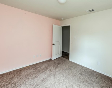 2402 Lupton Street - Photo Thumbnail 20