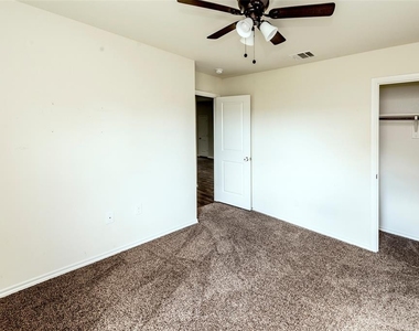 2402 Lupton Street - Photo Thumbnail 14