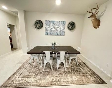 916 Community Way - Photo Thumbnail 8