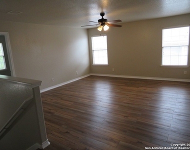 6814 Crest Pl - Photo Thumbnail 14