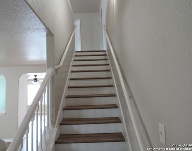 6814 Crest Pl - Photo Thumbnail 19