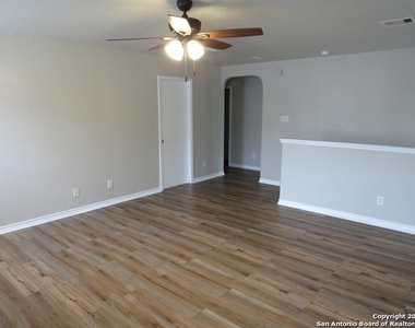 6814 Crest Pl - Photo Thumbnail 13