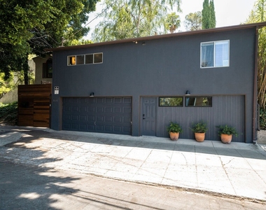 864 Sanborn Ave - Photo Thumbnail 40