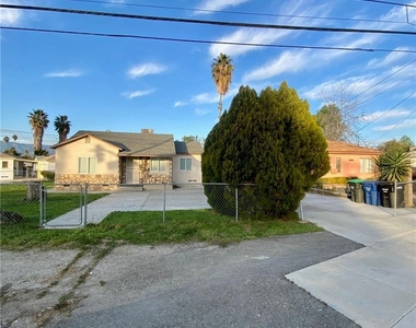 25714 Mission Road - Photo Thumbnail 2