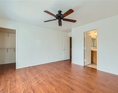 7312 Camden Pine Avenue - Photo Thumbnail 12