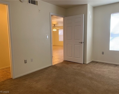 555 E Silverado Ranch Boulevard - Photo Thumbnail 23