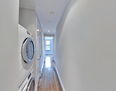 436 West 52nd Street - Photo Thumbnail 5