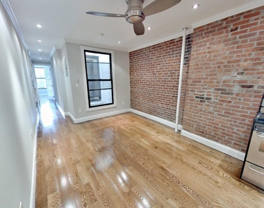 436 West 52nd Street, Unit 10d - Photo Thumbnail 5