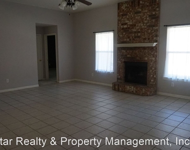 5602 Hunters Ridge Trl - Photo Thumbnail 1