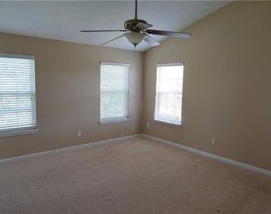 6948 Vistamere Way - Photo Thumbnail 6