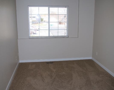 2651 Sunstone Dr - Photo Thumbnail 10