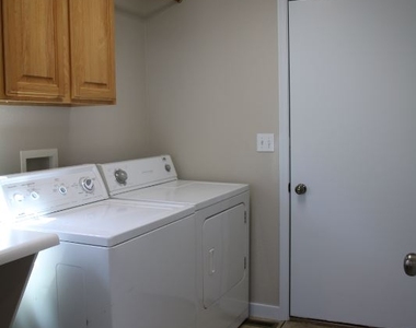 2651 Sunstone Dr - Photo Thumbnail 23