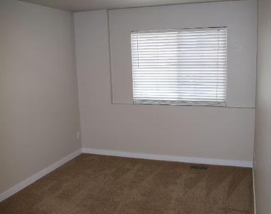 2651 Sunstone Dr - Photo Thumbnail 12